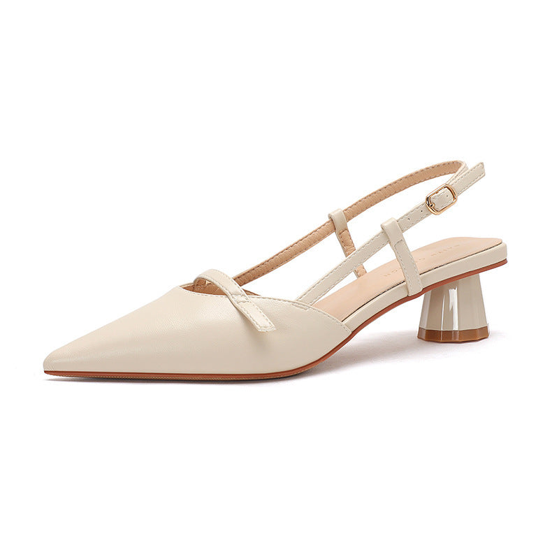 Klobige, spitze Ledersandalen mit niedrigem Absatz