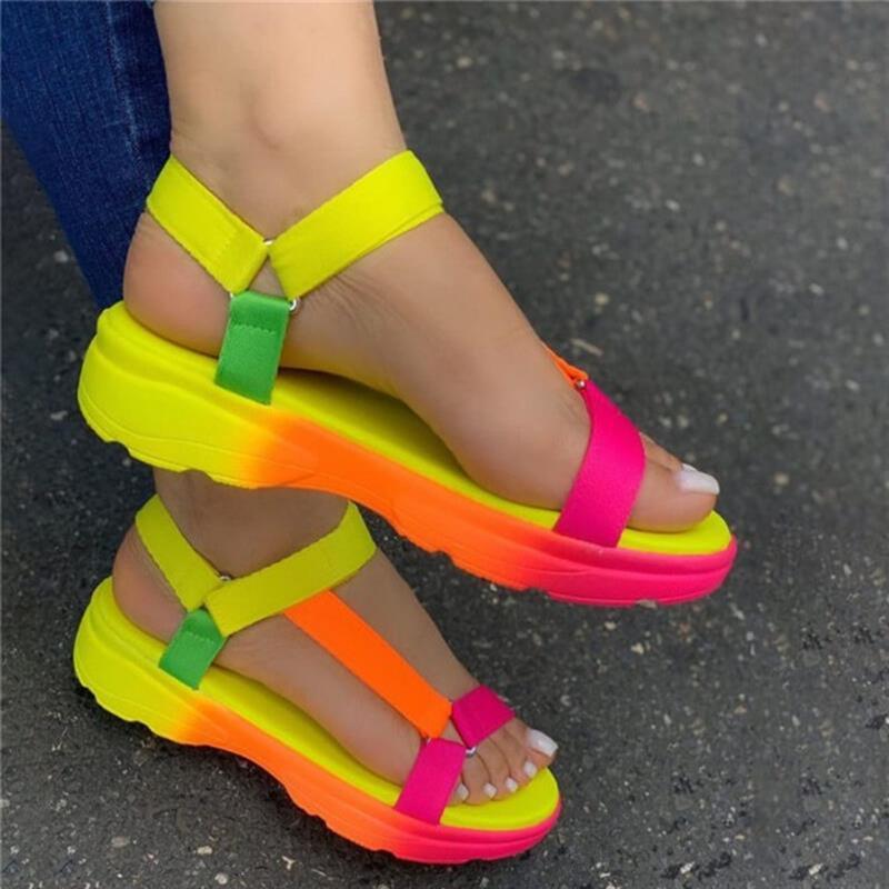 Flache Sandalen mit Regenbogen-Klettverschluss für Damen