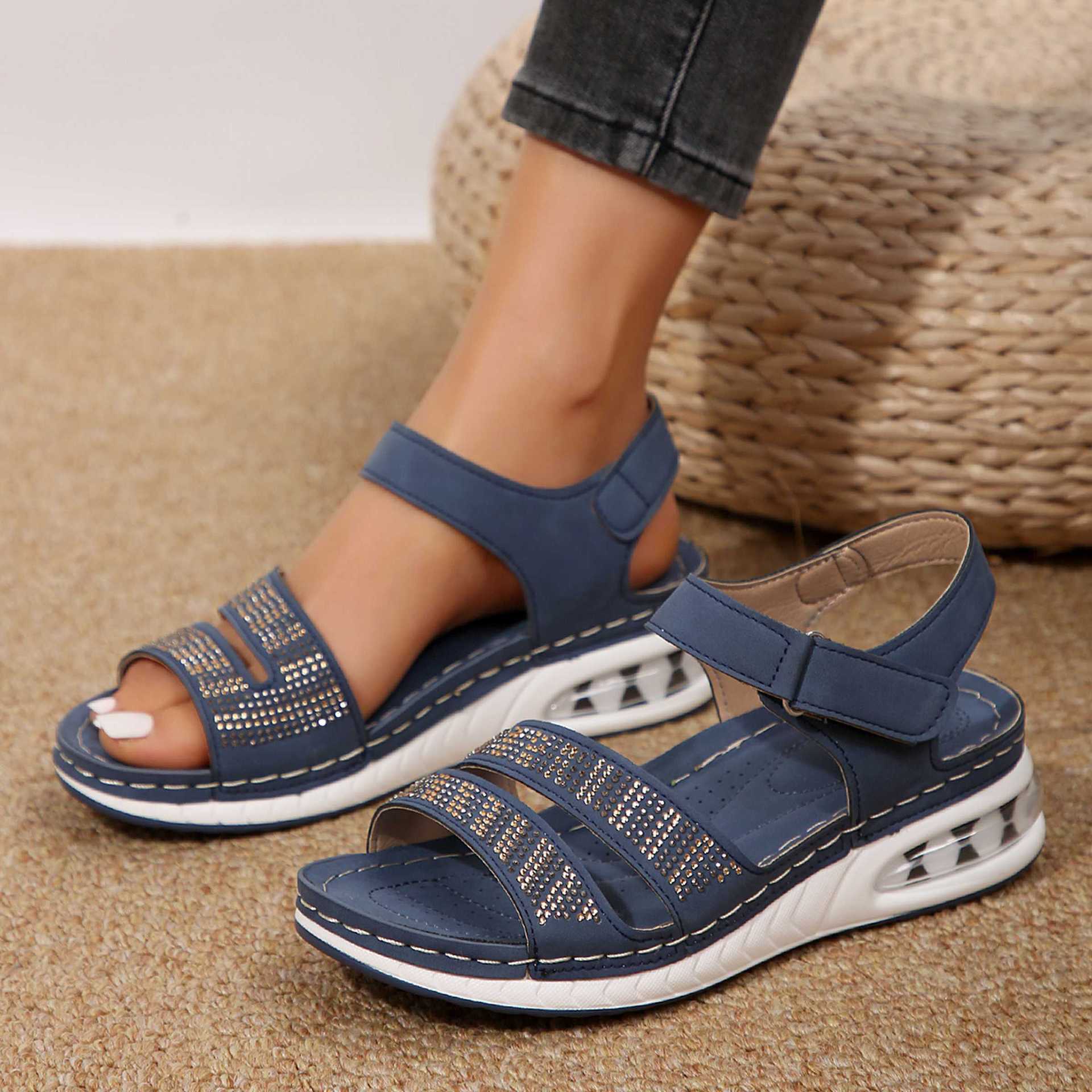 Sandalen mit Strass-Wedges und Luftpolster