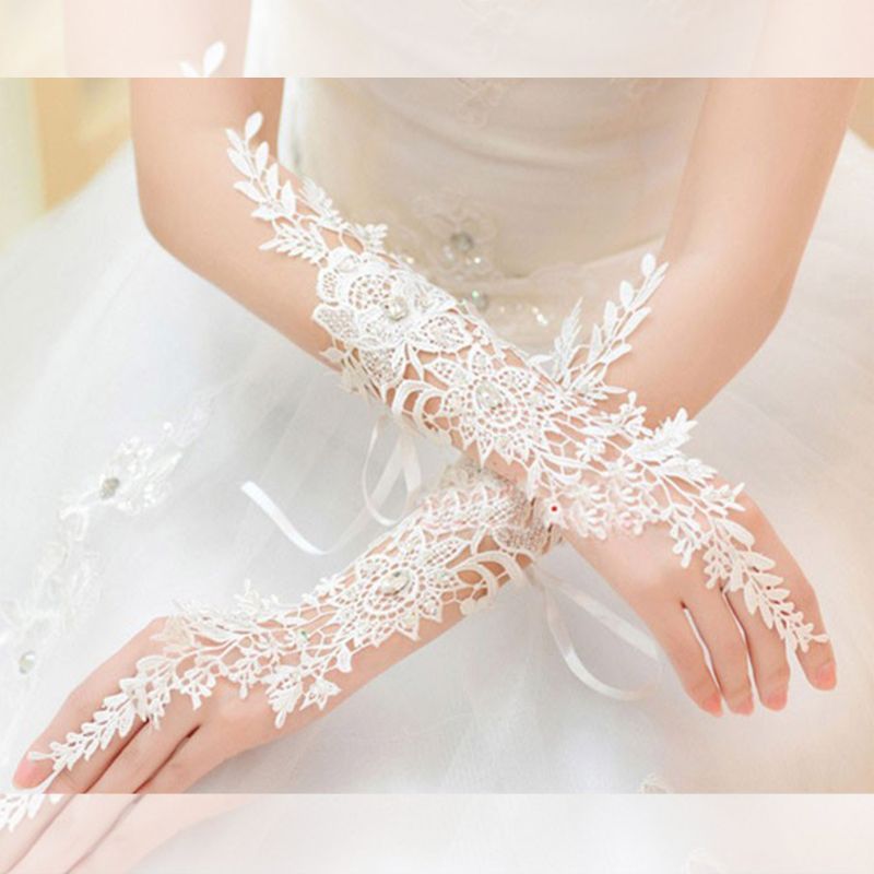 Elegant Bride Wedding Gloves