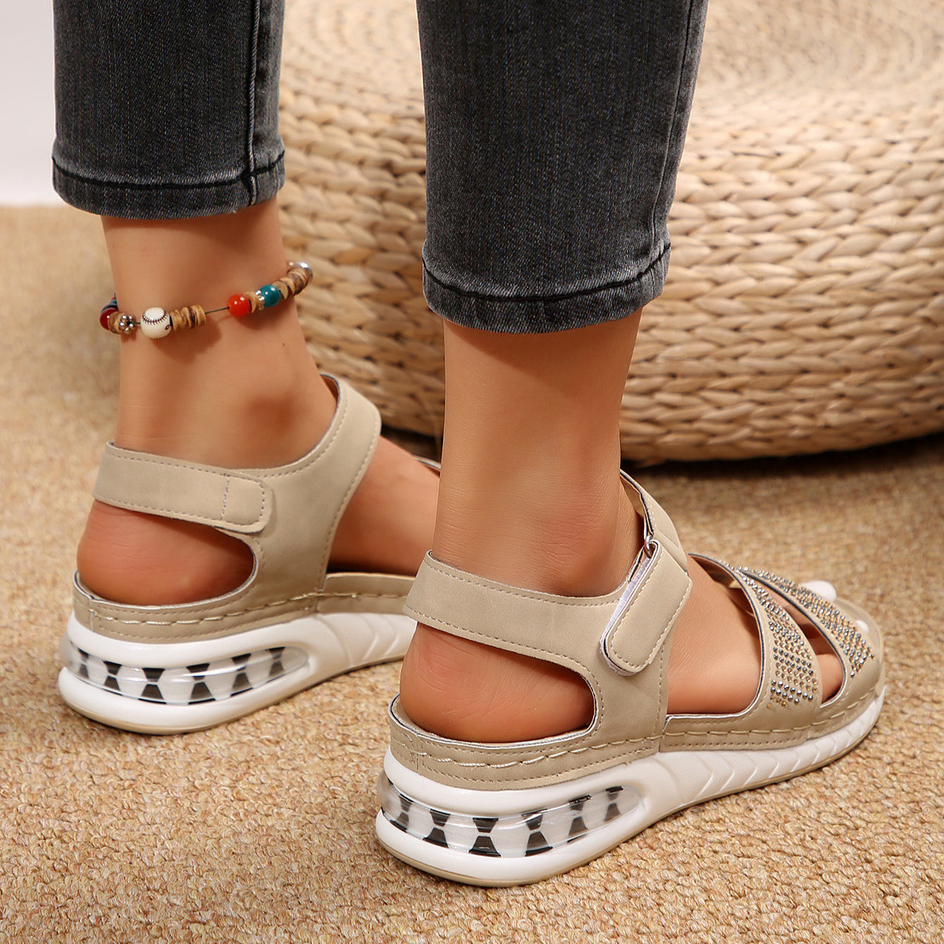 Sandalen mit Strass-Wedges und Luftpolster