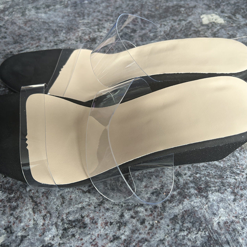 Transparente Sandalen mit Keilabsatz