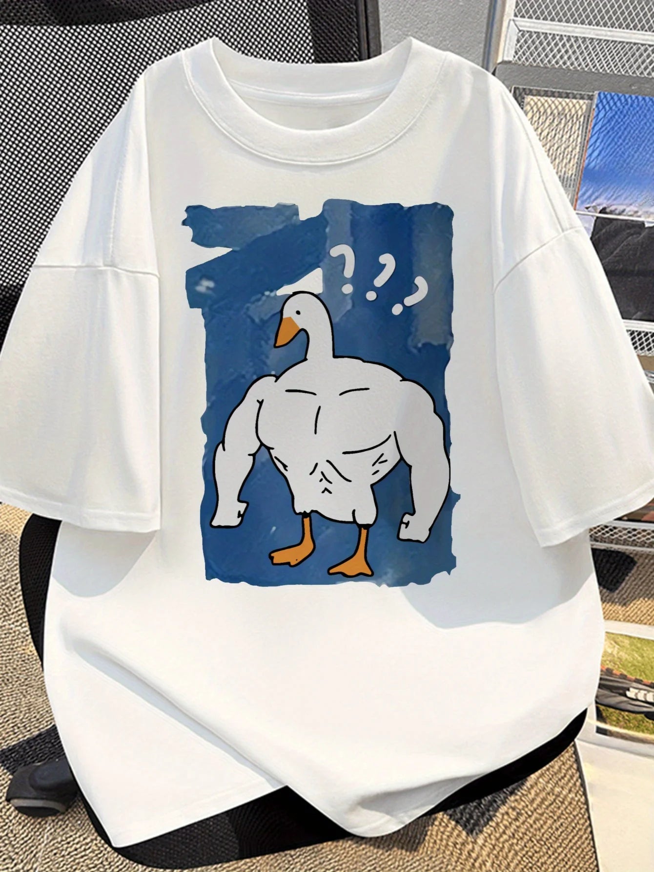 Baumwoll-T-Shirt mit Cartoon-Muscle-Goose-Motiv