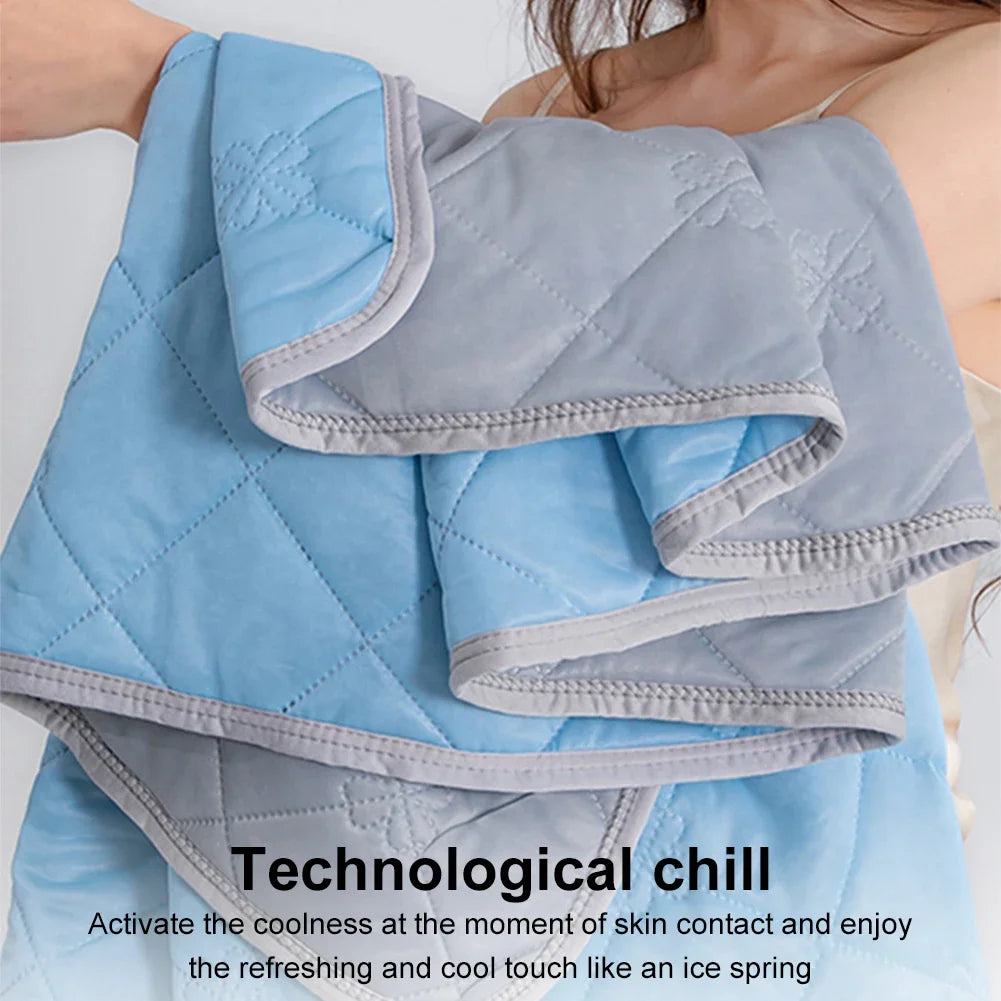 Lightweight Cooling Comforter for Summer