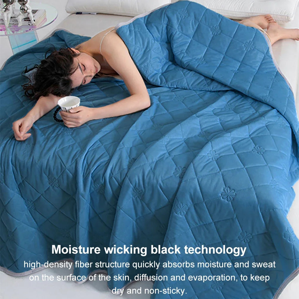 Lightweight Cooling Comforter for Summer