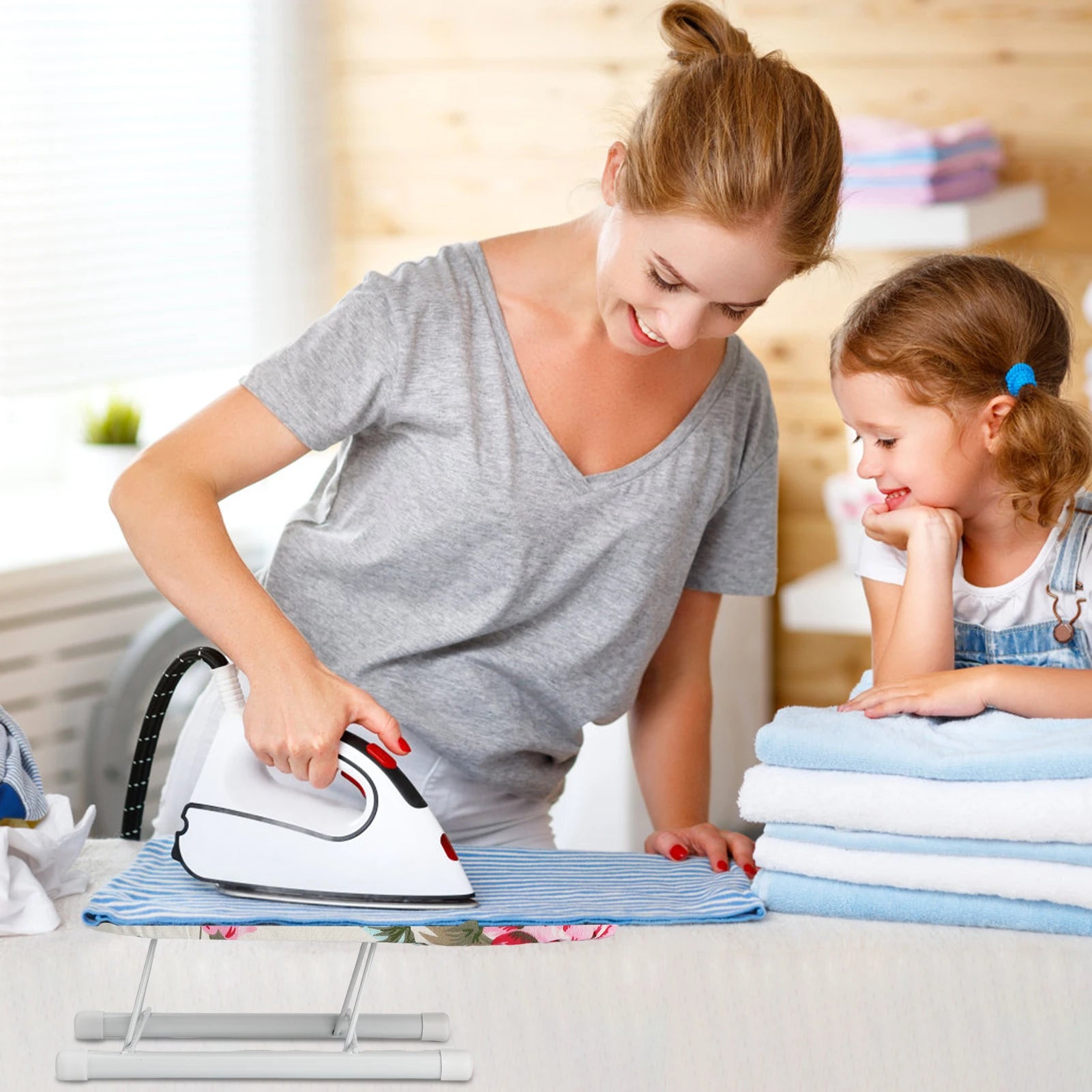 Faltbares Mini-Tischbügelbrett