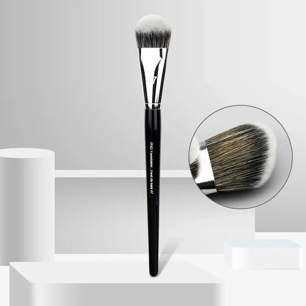 Pro 47 Broom Head Foundation Brush