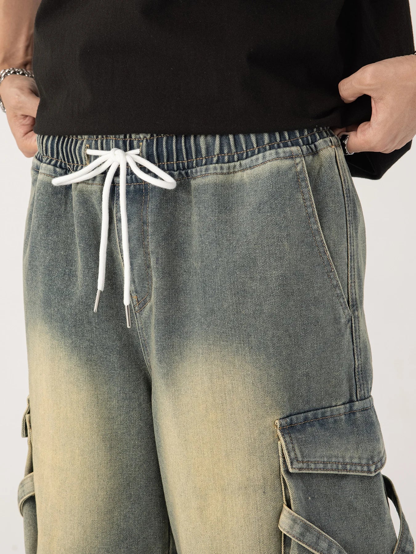Herren-Cargo-Jeansshorts mit lockerer Passform