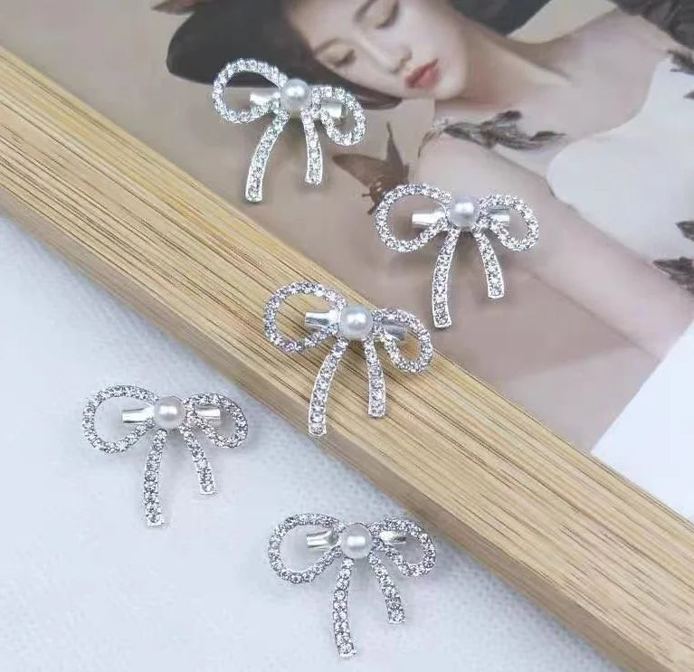 Premium Sparkling Diamond Bow Brooch