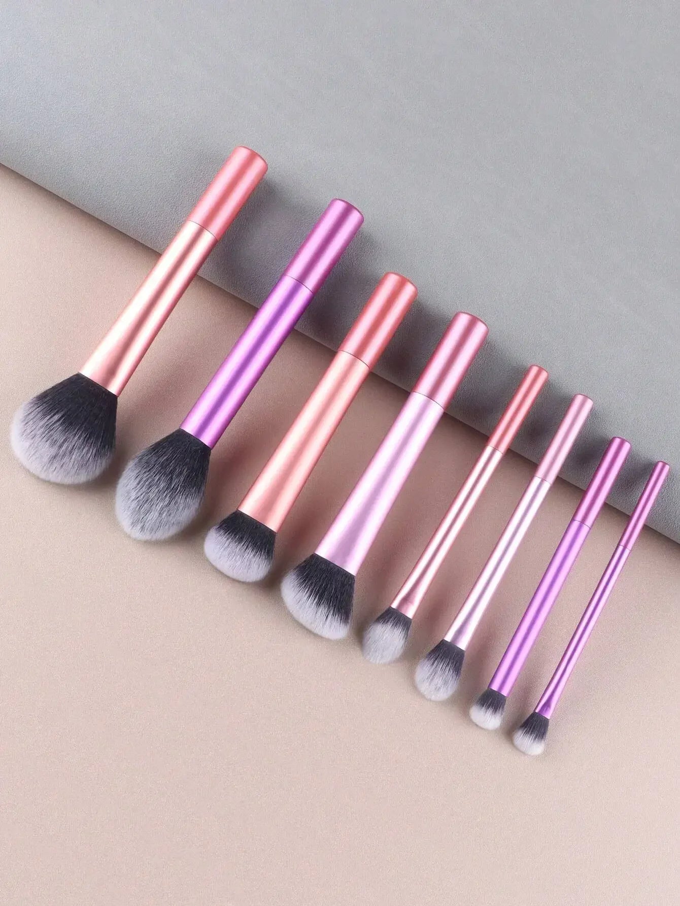 8pcs Multifunctional Makeup Brush Set