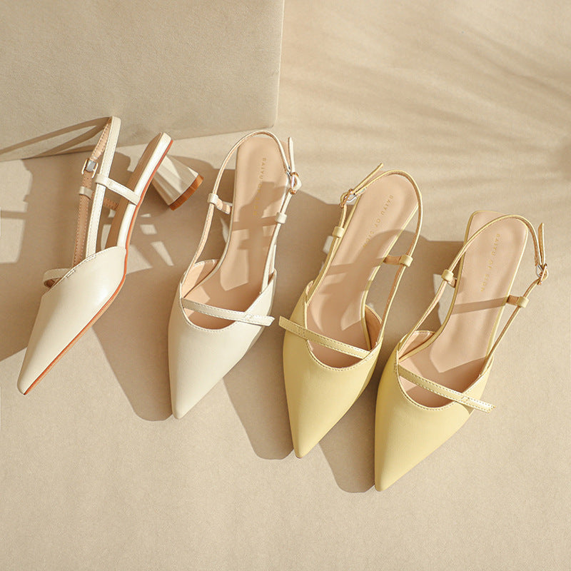 Klobige, spitze Ledersandalen mit niedrigem Absatz