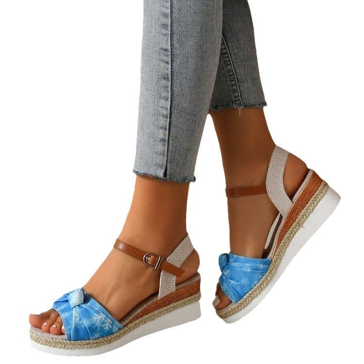 Sandalen mit Schleife und Seilschnalle