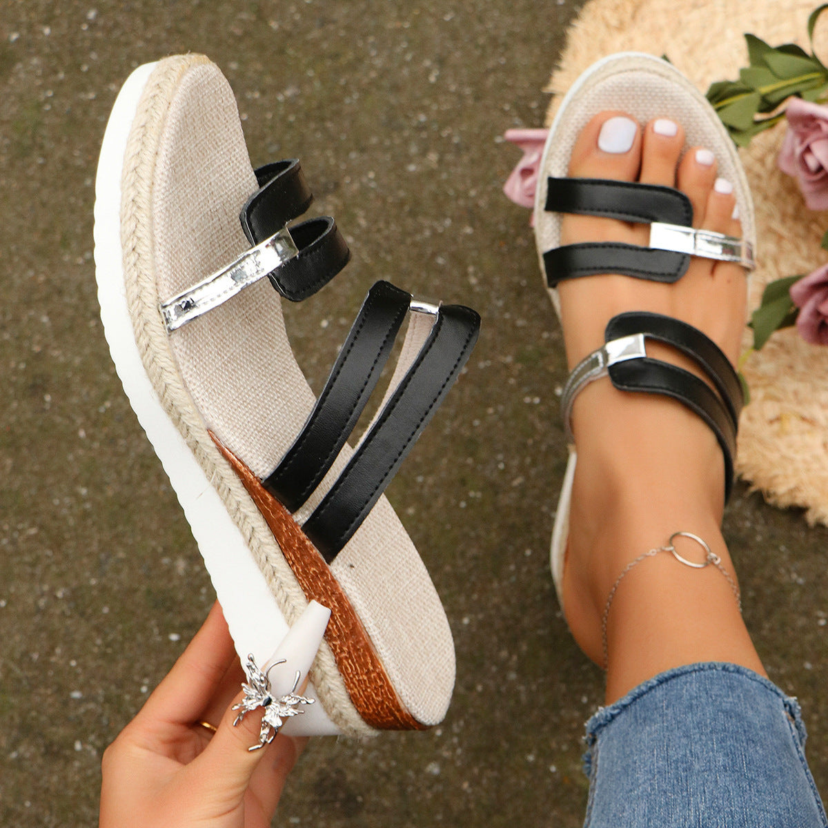 Sandalen mit Keilabsatz und Blockabsatz aus Hanf