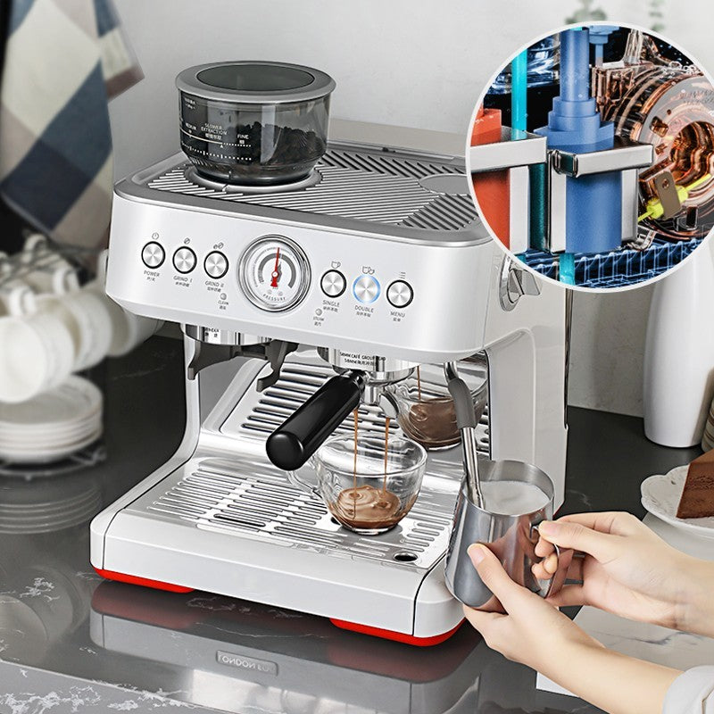 Kompakte halbautomatische Kaffeemaschine