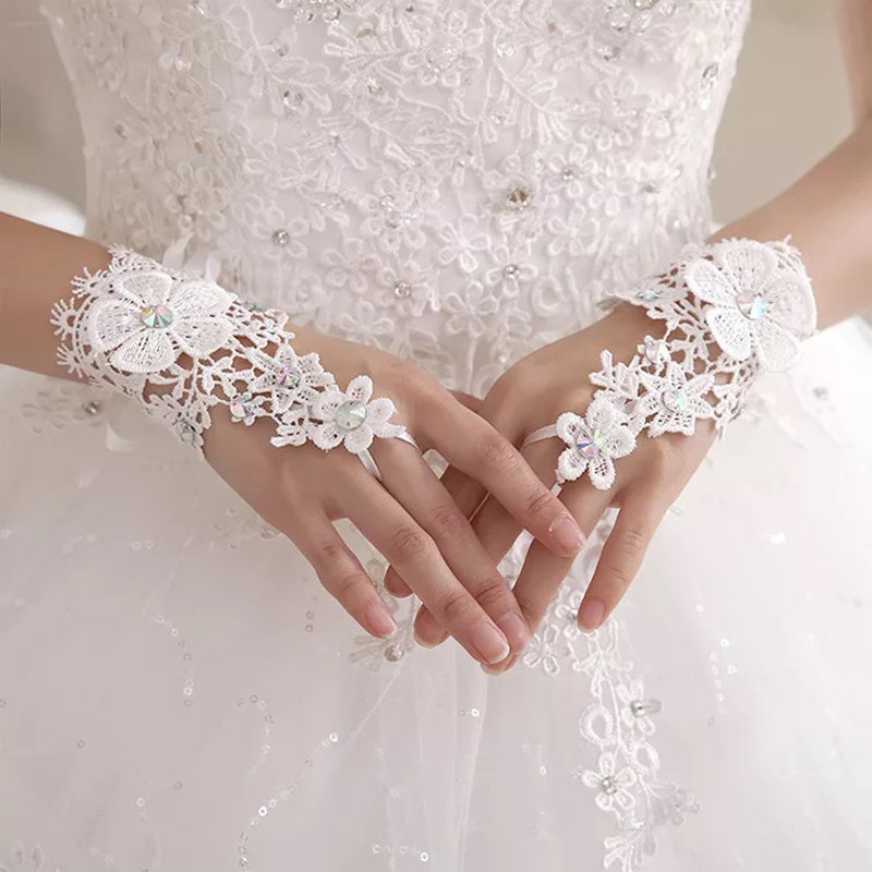 Kurze Hochzeitshandschuhe für Damen mit Blumenmuster