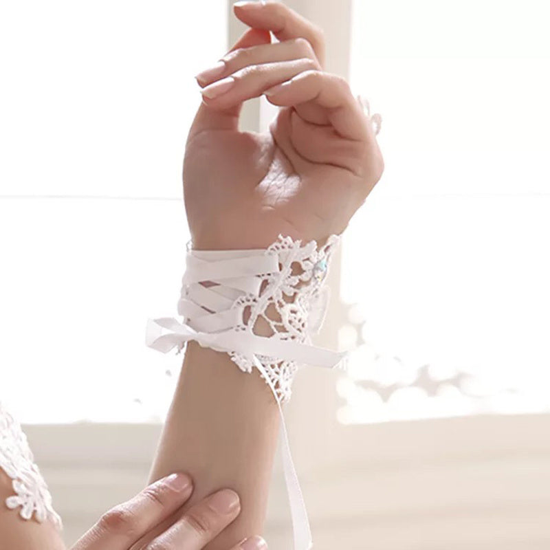 Kurze Hochzeitshandschuhe für Damen mit Blumenmuster