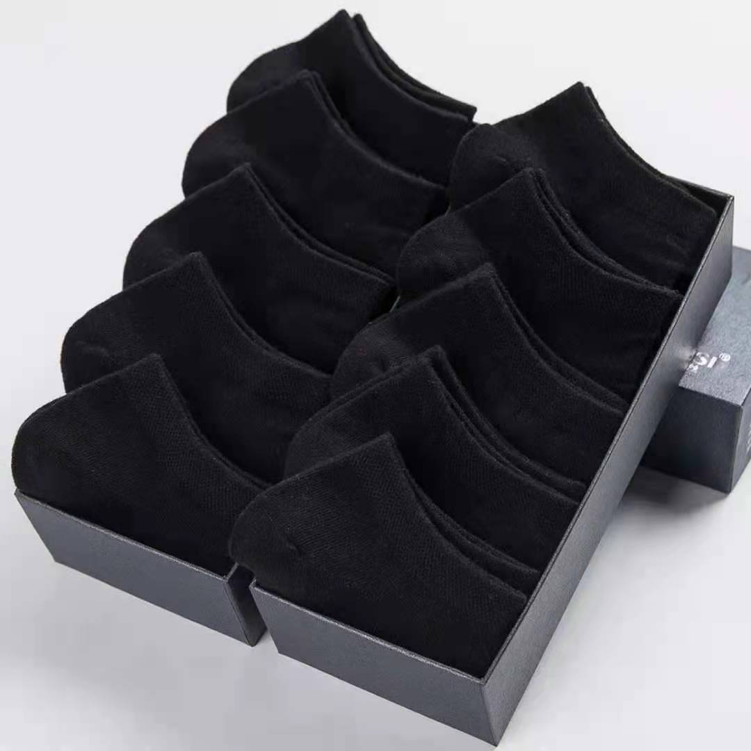 Klassische schwarz-weiß-graue Herrensocken