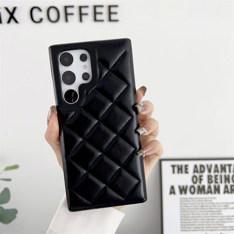 Étui de téléphone en cuir à carreaux et diamants