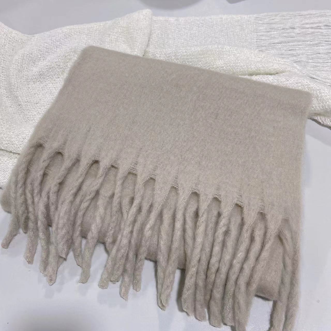 Winter Tassel Scarf – Soft Long Shawl