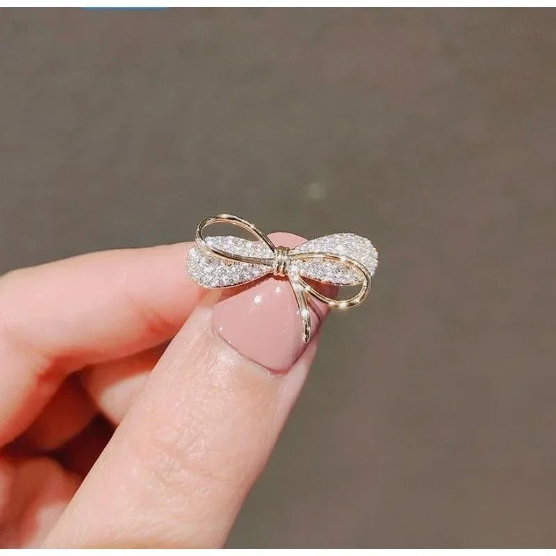 Flower and Bow Metal Brooch Set