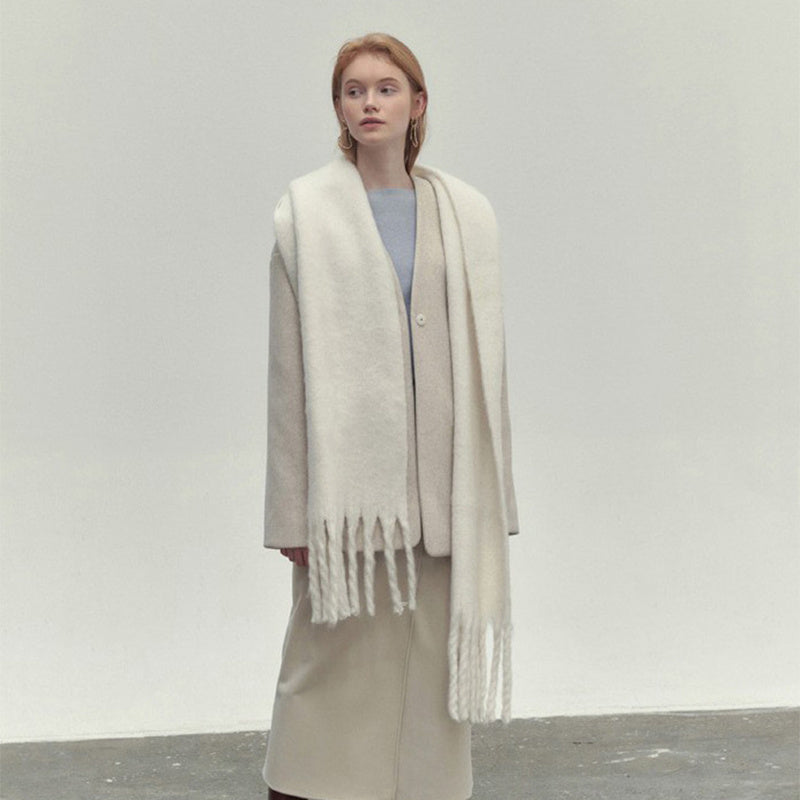 Winter Tassel Scarf – Soft Long Shawl
