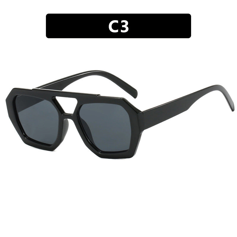Strandsonnenbrille mit großem Rahmen und Leopardenmuster